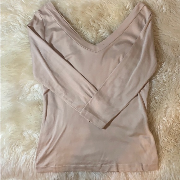 Banana Republic 3/4-Sleeve, V-Neck Top - Picture 3 of 5